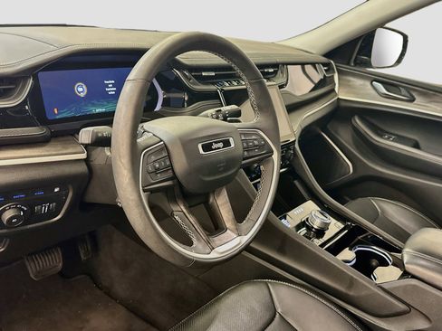 Used 2022 Jeep Grand Cherokee Limited 4xe w/ Luxury Tech Group II AWD/4WD image 18