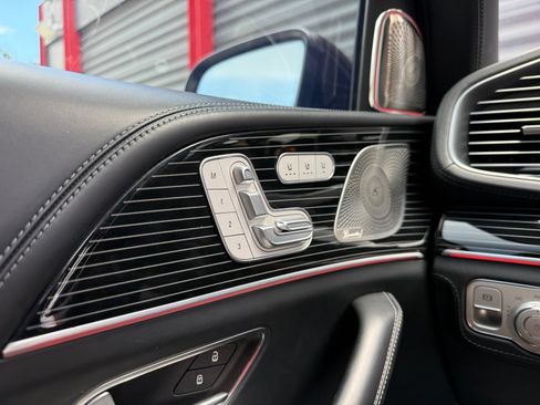 Used 2023 Mercedes-Benz Maybach GLS 600 4MATIC image 32