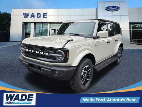 New 2026 Ford Bronco Outer Banks AWD/4WD image 1