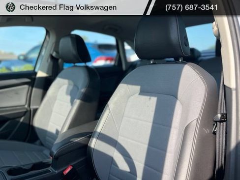 Used 2025 Volkswagen Jetta SE FWD image 22