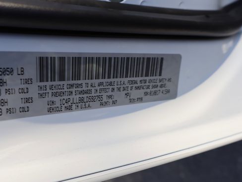 Used 2020 Jeep Cherokee Latitude Plus image 42