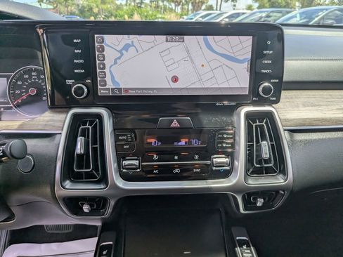 Certified 2023 Kia Sorento EX FWD image 24
