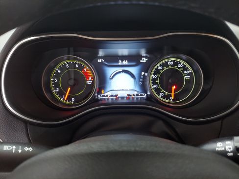 Used 2019 Jeep Cherokee Trailhawk AWD/4WD image 8