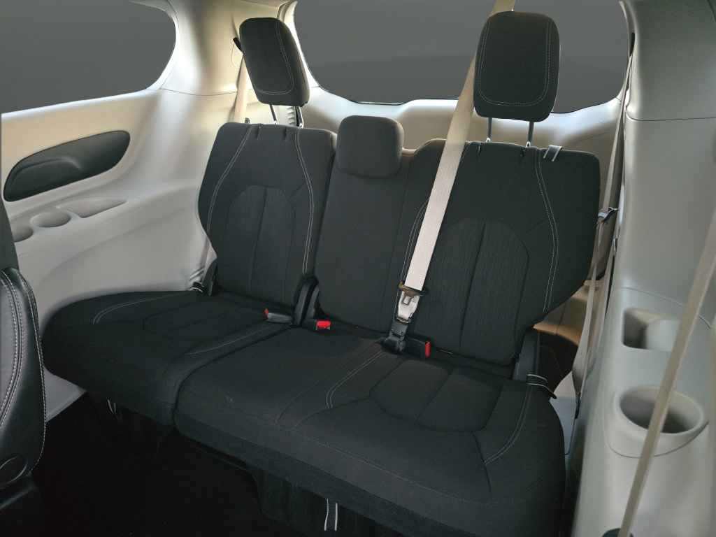 Used 2023 Chrysler Voyager LX FWD image 25