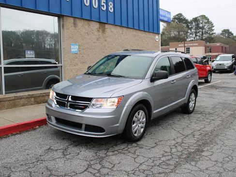 Used 2020 Dodge Journey SE image 3
