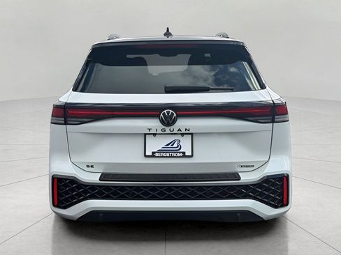 New 2026 Volkswagen Tiguan SE R-Line AWD/4WD image 6