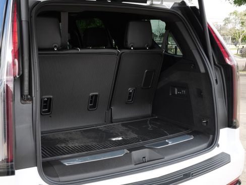 Certified 2024 Cadillac Escalade Sport w/ LPO, ONYX Package AWD/4WD image 25