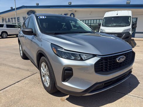 Used 2023 Ford Escape Active w/ Cold Weather Package FWD image 3
