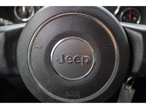Used 2018 Jeep Wrangler Unlimited Sport S AWD/4WD image 36