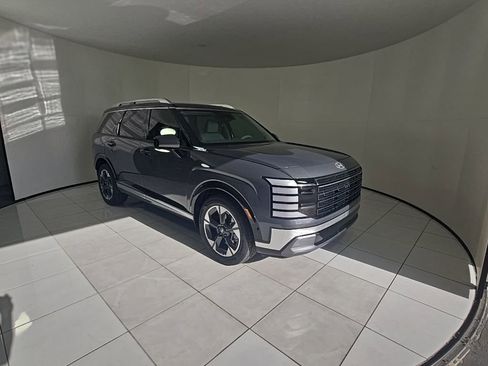 New 2026 Hyundai Palisade Limited FWD image 3