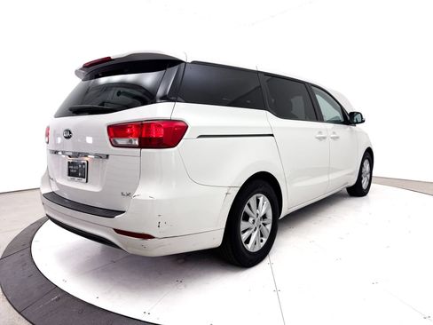Used 2017 Kia Sedona LX FWD image 12