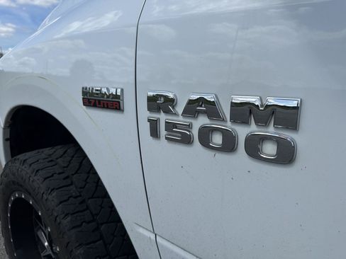 Used 2018 RAM 1500 Express w/ Express Value Package AWD/4WD image 12