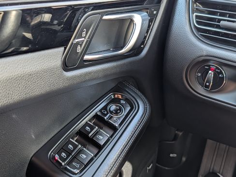 Used 2025 Porsche Macan Turbo AWD/4WD image 24