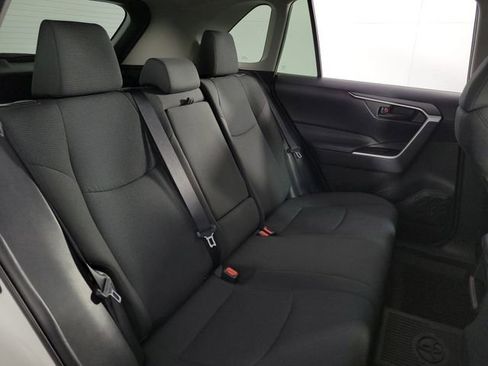 Used 2021 Toyota RAV4 LE image 16