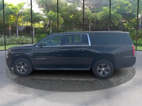 Used 2017 Chevrolet Suburban LS RWD image 8
