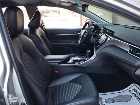 Used 2018 Toyota Camry SE w/ Convenience Package image 25