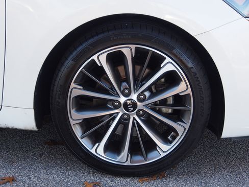 Used 2019 Kia Cadenza Technology image 9