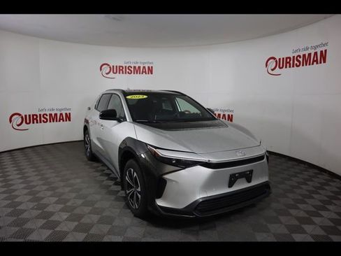 Used 2023 Toyota bZ4X XLE w/ Weather Package image 9