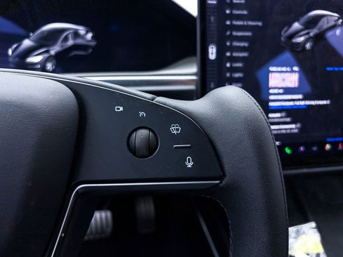 Used 2022 Tesla Model S Plaid image 29