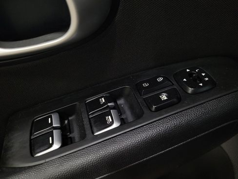 Used 2018 Kia Soul + FWD image 27