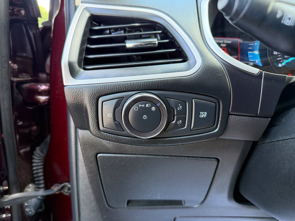 Used 2019 Ford Edge SEL w/ Equipment Group 201A AWD/4WD image 14