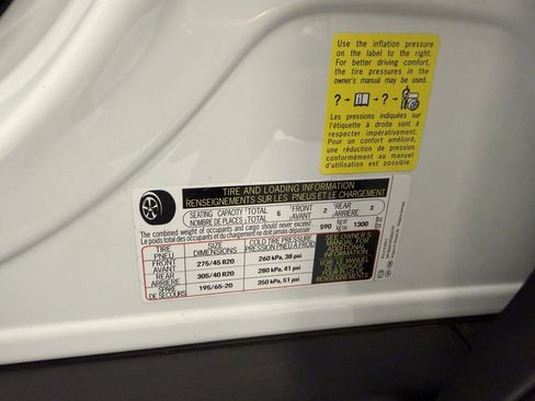 Used 2023 Porsche Cayenne Platinum Edition image 56