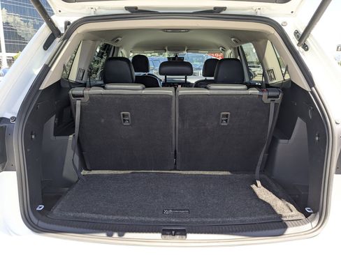 Used 2023 Volkswagen Atlas SE AWD/4WD image 32