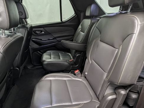 Used 2023 Chevrolet Traverse LT w/ LT Premium Package AWD/4WD image 14