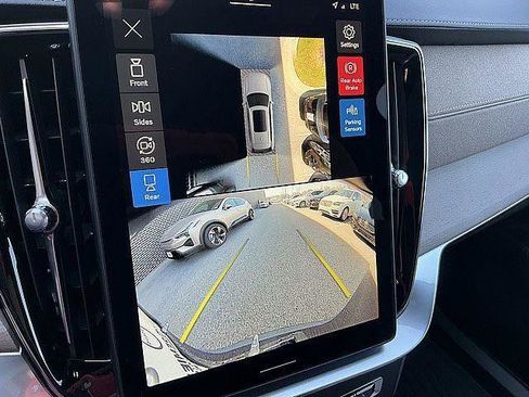 New 2026 Volvo XC90 B6 Plus w/ Protection Package AWD/4WD image 21