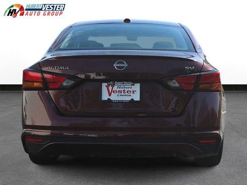Used 2024 Nissan Altima 2.5 SV image 8