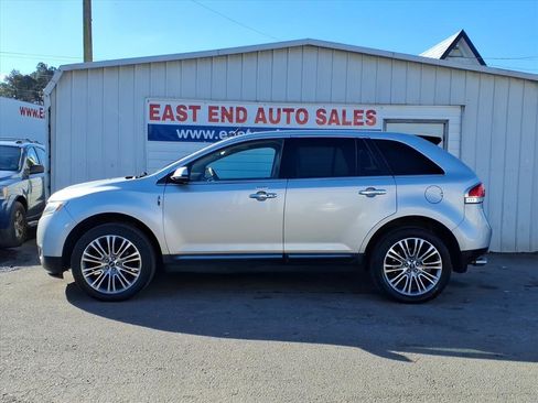Used 2013 Lincoln MKX AWD image 2
