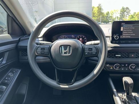 Certified 2025 Honda Accord SE image 12