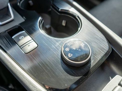 Certified 2025 Nissan Rogue SV image 30