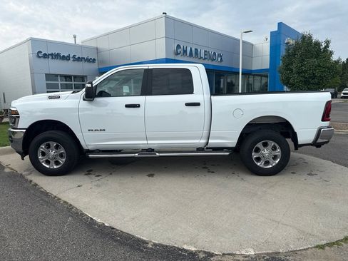 Used 2026 RAM 2500 Big Horn AWD/4WD image 8