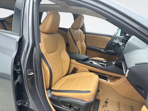 Used 2024 Lexus RZ 450e Premium w/ Technology Package image 17