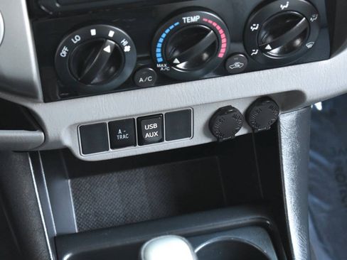 Used 2015 Toyota Tacoma 4x4 Double Cab w/ TRD Off-Road Package image 43