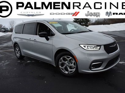 Used 2024 Chrysler Pacifica Limited