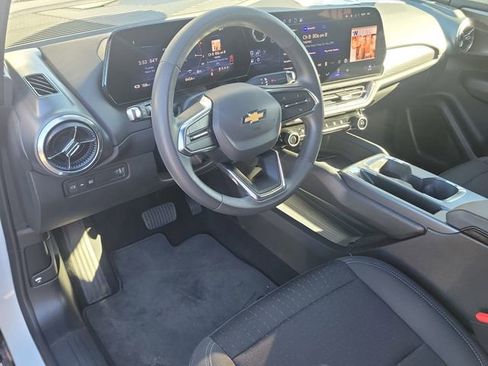 Certified 2025 Chevrolet Equinox EV LT image 15