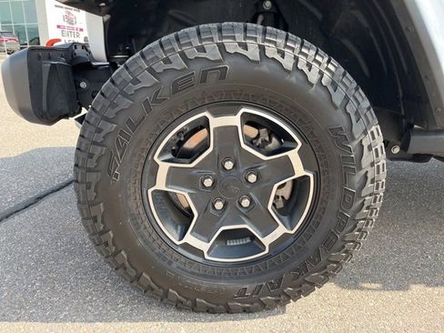 Used 2023 Jeep Gladiator Mojave w/ Cold Weather Group image 9