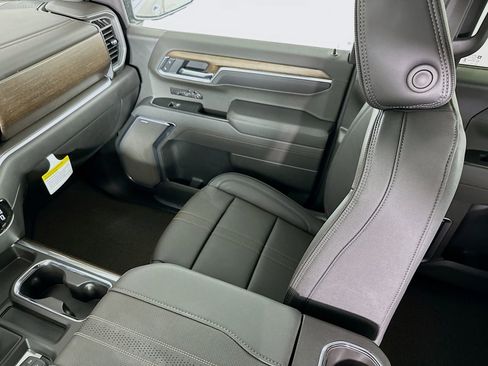 New 2026 Chevrolet Silverado 1500 High Country AWD/4WD image 26