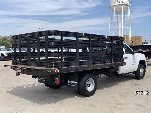 Used 2007 GMC Sierra 3500 W/T RWD image 2