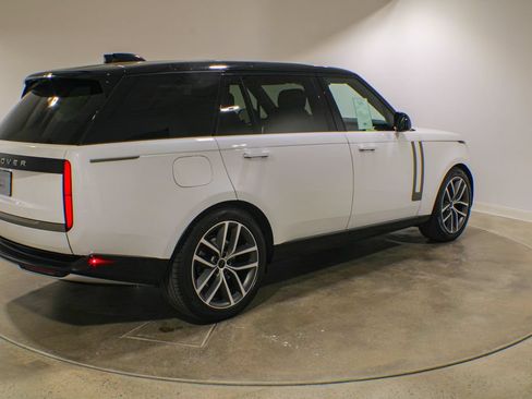 New 2026 Land Rover Range Rover Long Wheelbase SE AWD/4WD image 5