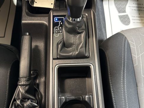 Used 2023 Toyota Tacoma TRD Off-Road image 32