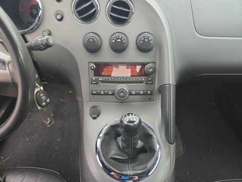 Used 2006 Pontiac Solstice Convertible w/ Premium Package image 19