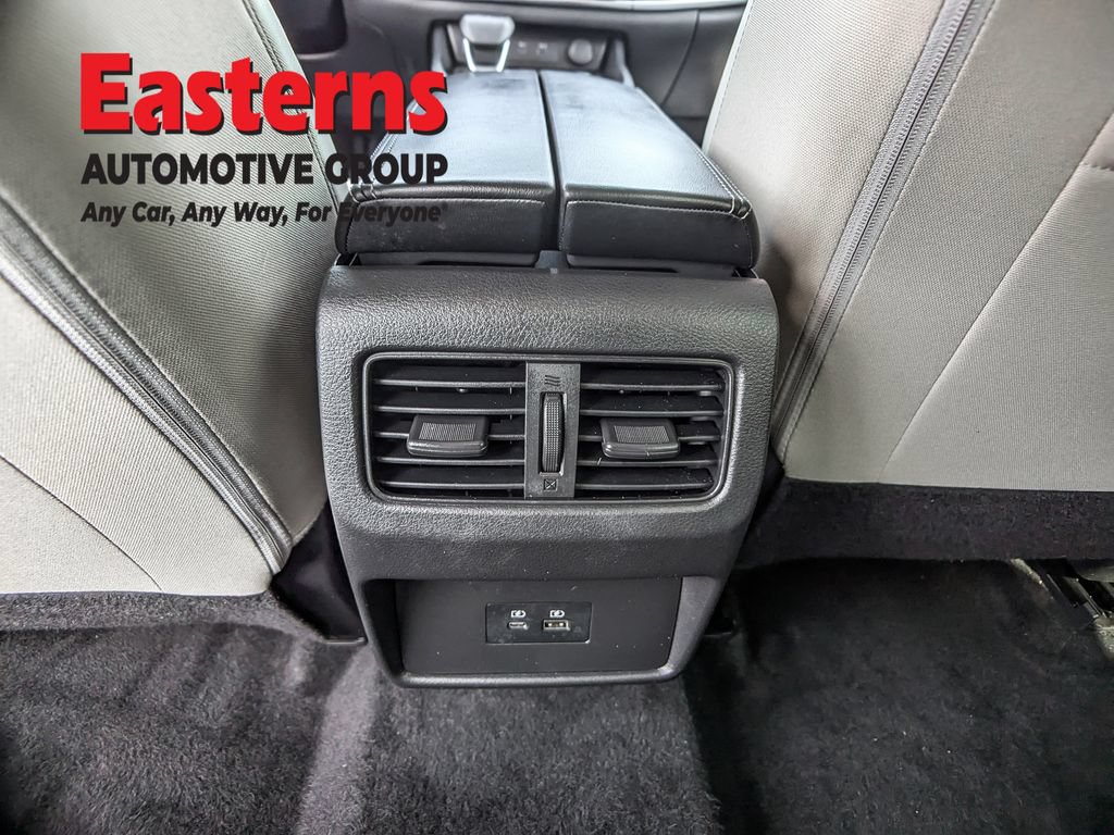 Used 2023 Nissan Rogue SV AWD/4WD image 19