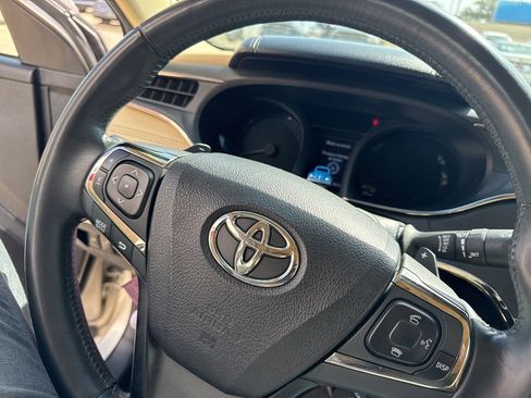 Used 2015 Toyota Avalon XLE Touring image 7