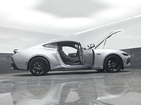 Used 2025 Ford Mustang GT Premium RWD image 73