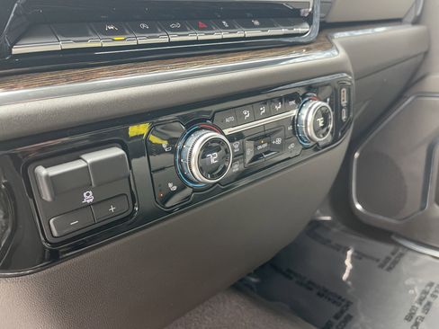 Used 2023 GMC Sierra 1500 SLE image 11