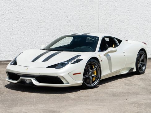 Used 2015 Ferrari 458 Speciale Coupe RWD image 1