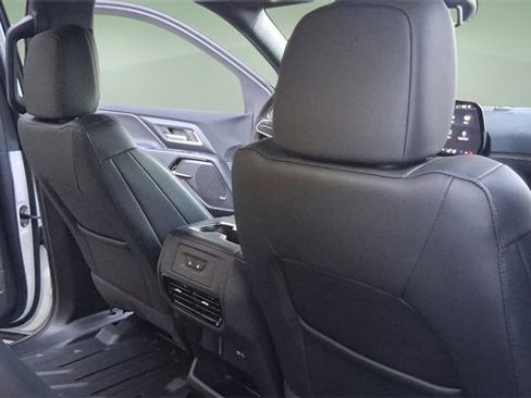 Used 2025 Chevrolet Silverado EV LT image 16